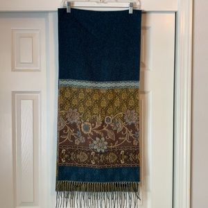 Women’s German scarf